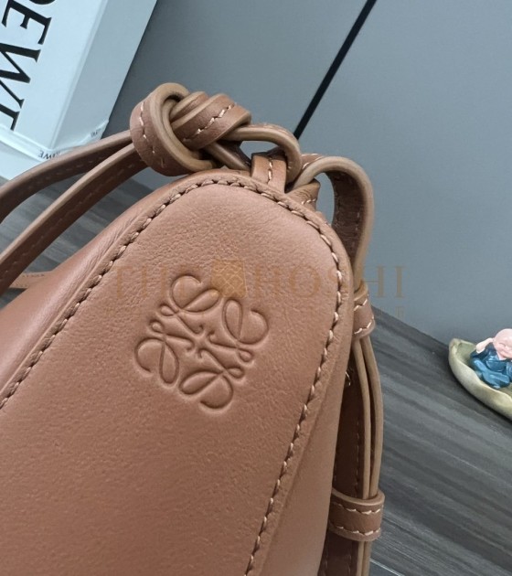 L0ew* Mini Hammock Hobo Bag Calfskin Leather Caramel Size 28×17×9.5cm Master Quality