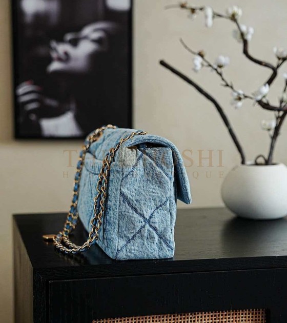 Ch**el Classic Flap Bag Maxi Denim Blue Size 35*10*24CM AS5734