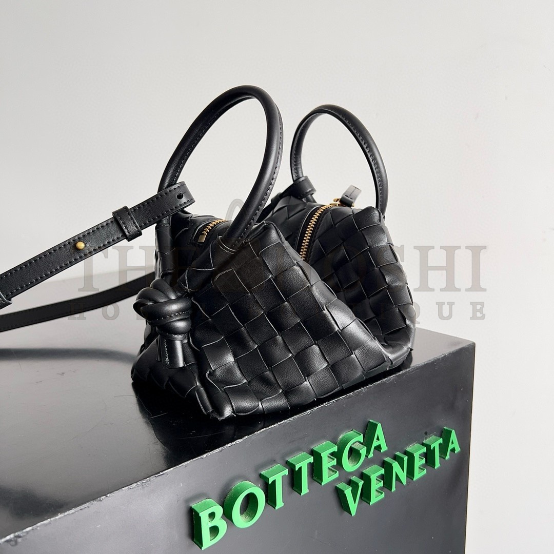 B0tt*ga Ven*ta Small Loop Crossbody Bag In Black Intrecciato Lambskin Master Quality