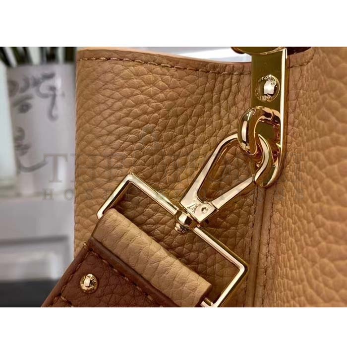 L0vis Vvtt0n LV Women Capucines MM Handbag Arizona Brown Cognac Taurillon Leather Master Quality