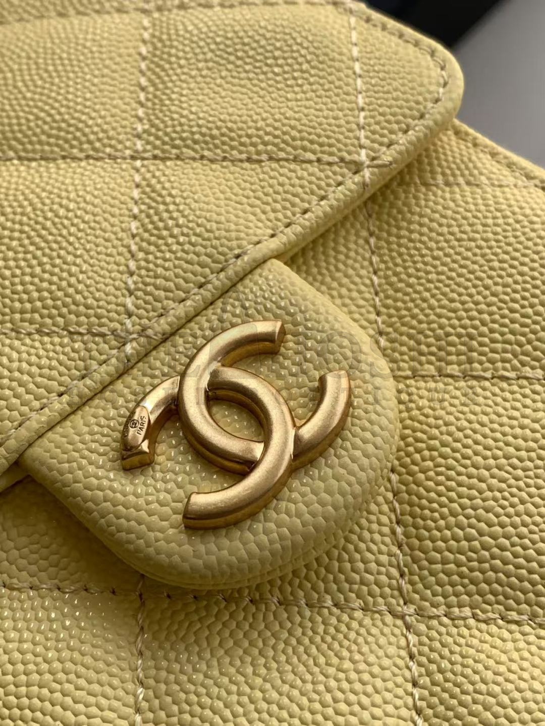 Ch**el 25C AS5293 Hobo Drawstring Bag Yellow Caviar Leather with Gold Chain 30x26x14cm Master Quality