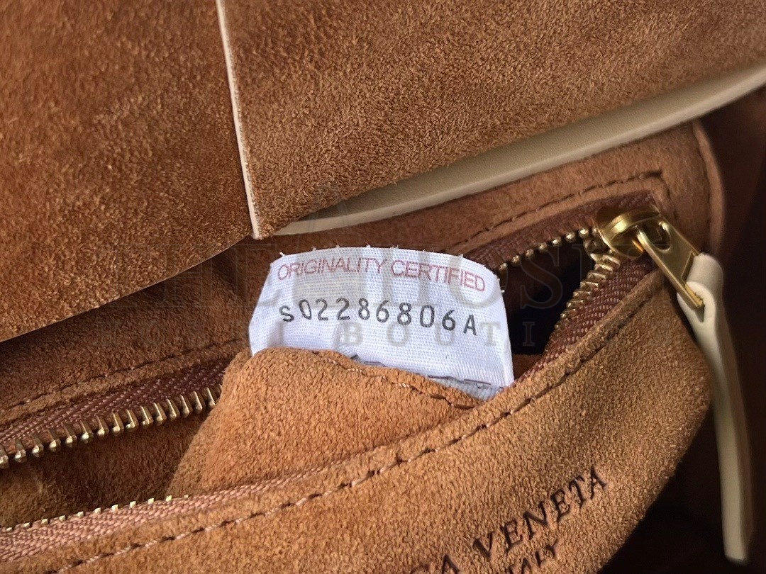 B0tt*ga Ven*ta Mini Arco Bag In Beige Intrecciato Calfskin Master Quality