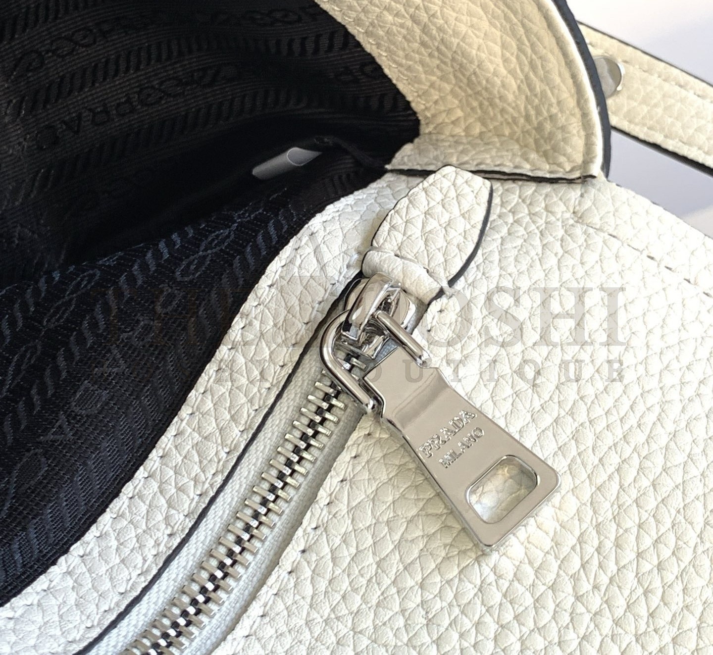 Pra*a Flap Shoulder Bag in White Grained Leather Master Quality