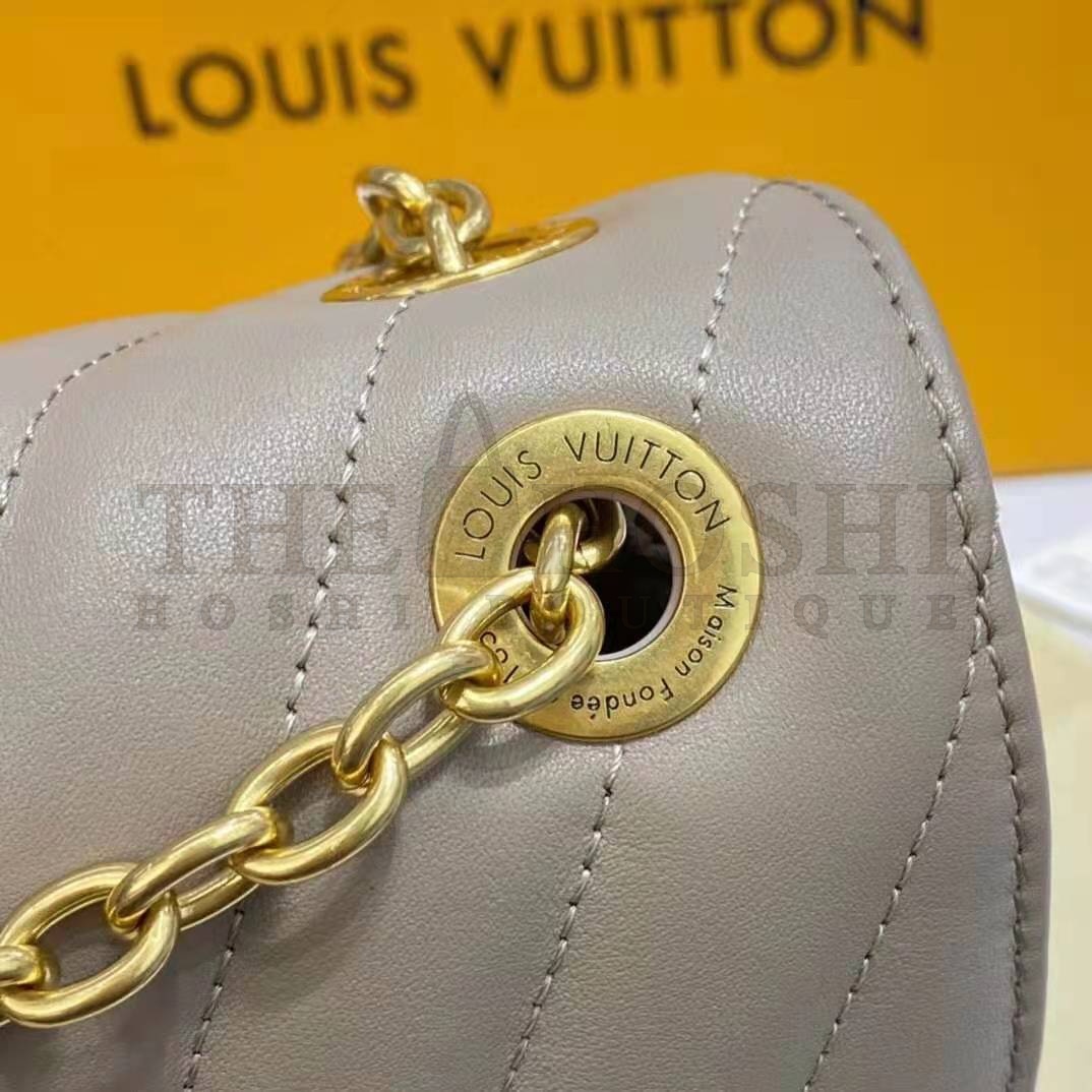 L0vis Vvtt0n LV Women New Wave Chain Bag Handbag Sandy Smooth Cowhide Leather Master Quality
