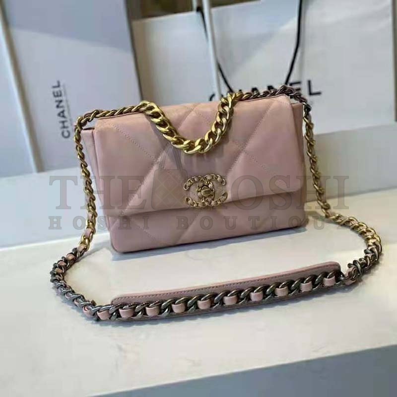 Ch**el Women Ch**el 19 Flap Bag Lambskin Gold Silver-Tone Ruthenium-Finish Metal Light Pink Master Quality