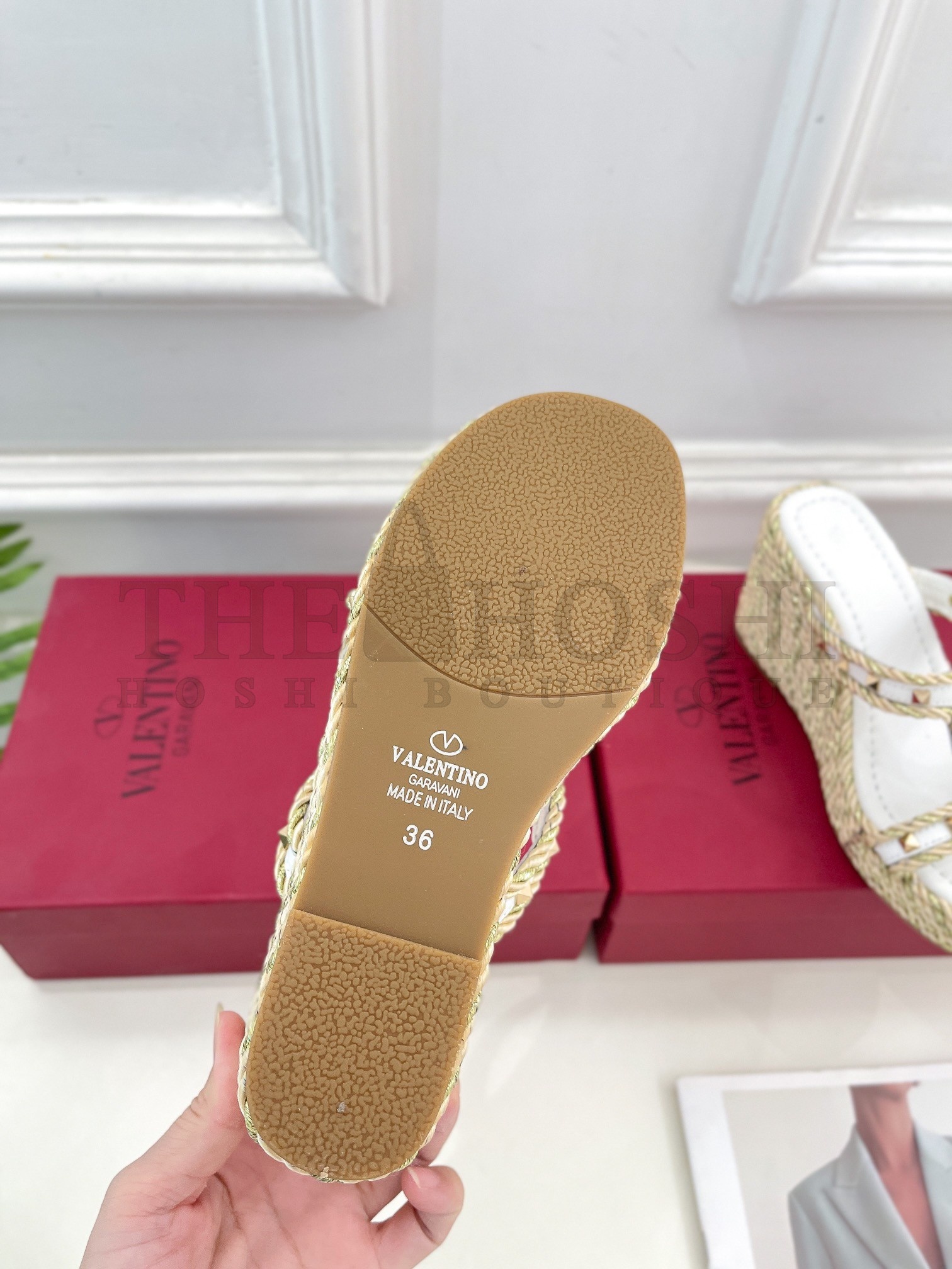 Va1e*ntin0 Garavani Rockstud Wedge Sandals in White Calfskin Master Quality