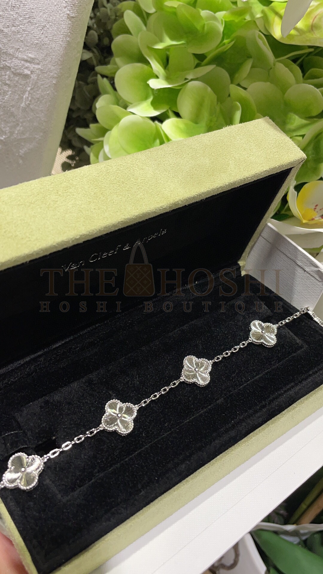 V*n Cl**f & Arpels White Gold Five Flower Clover Bracelet, Vintage Alhambra bracelet, 5 motifs Master Quality