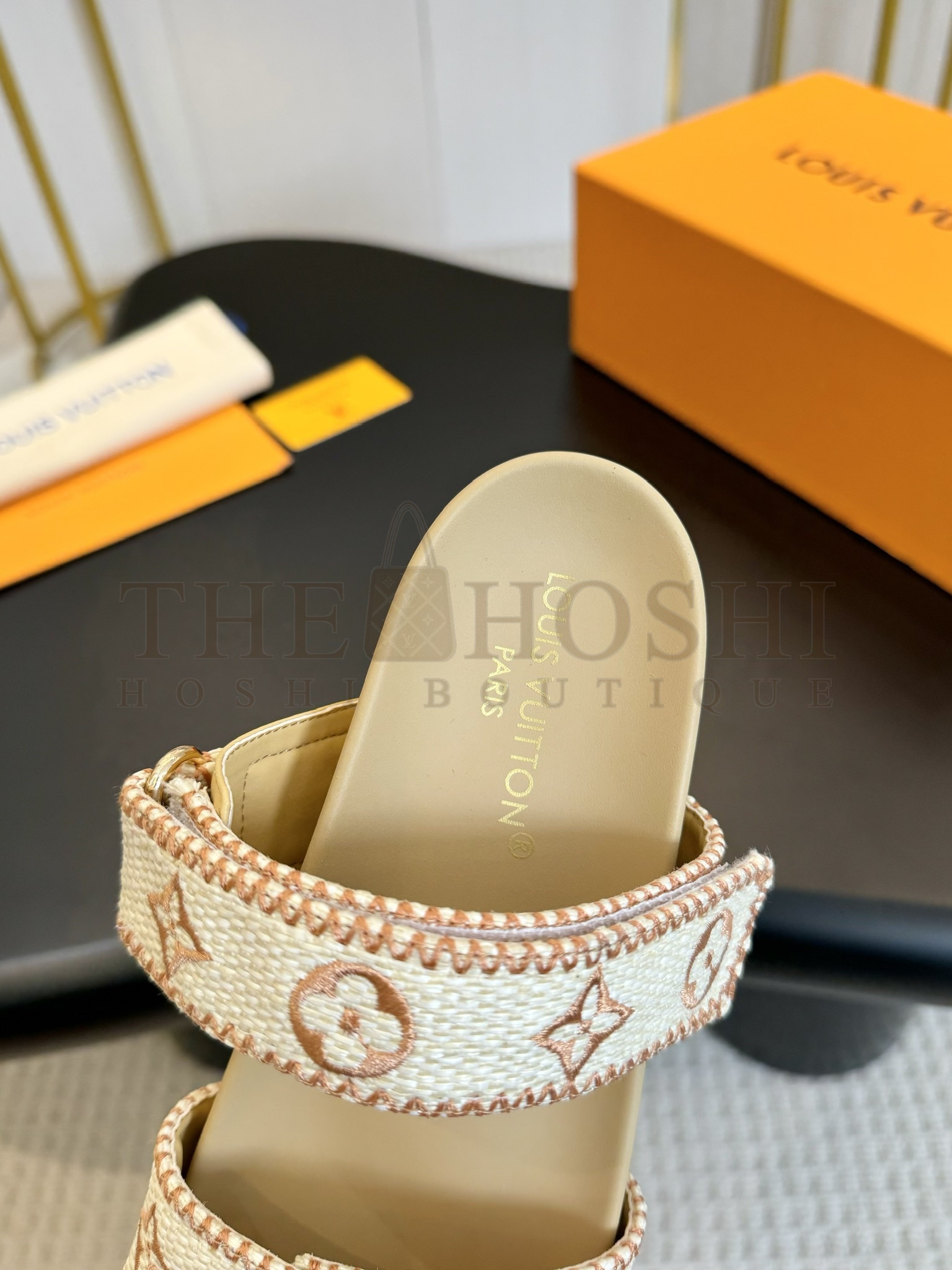 LV slippers sandals Master Quality