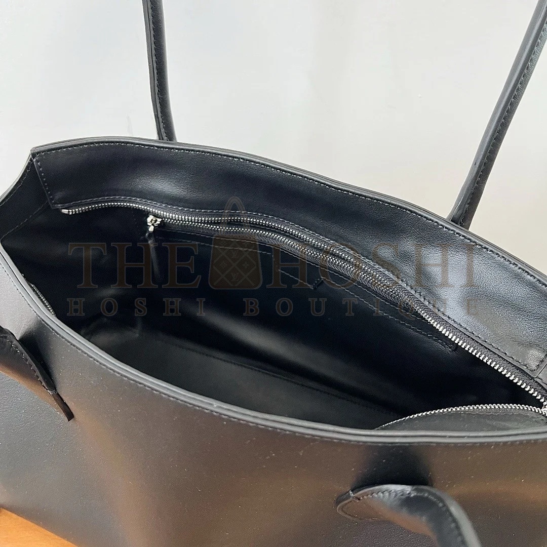 The R0w Terrasse Shoulder Bag in Black Calfskin Master Quality