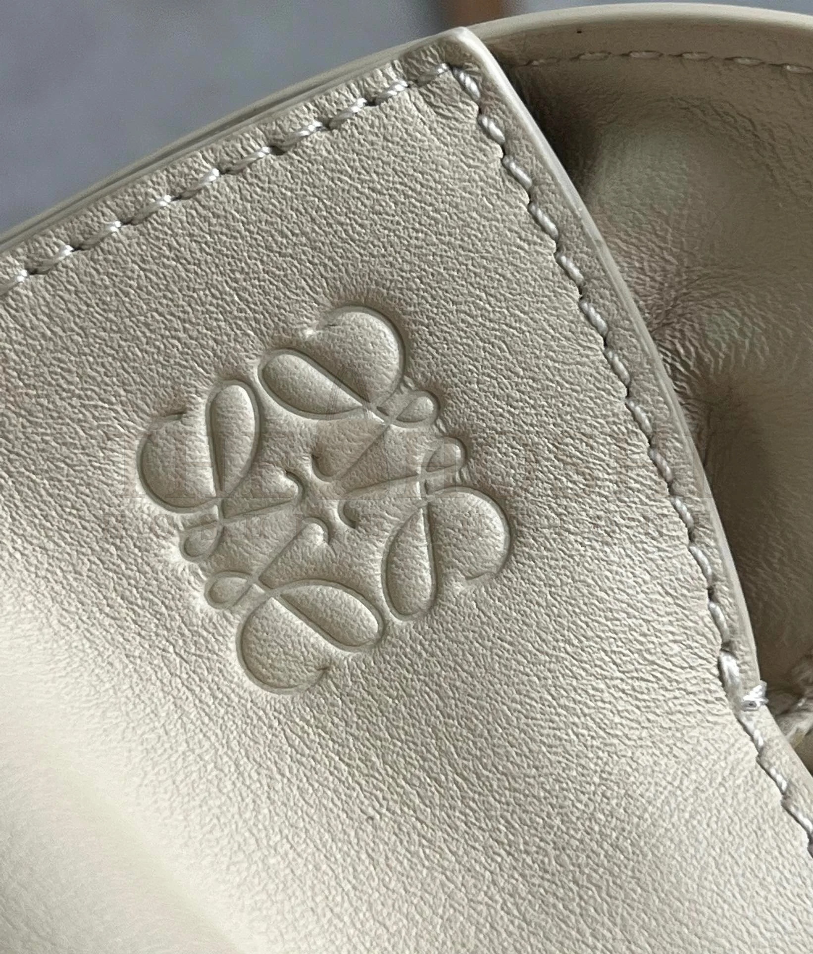 L0ew* Flamenco Clutch Bag In Angora Calfskin Master Quality