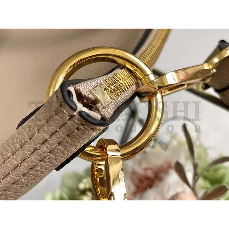 L0vis Vvtt0n LV Women Maida Hobo Handbag Tourterelle Gray Embossed Grained Cowhide Master Quality