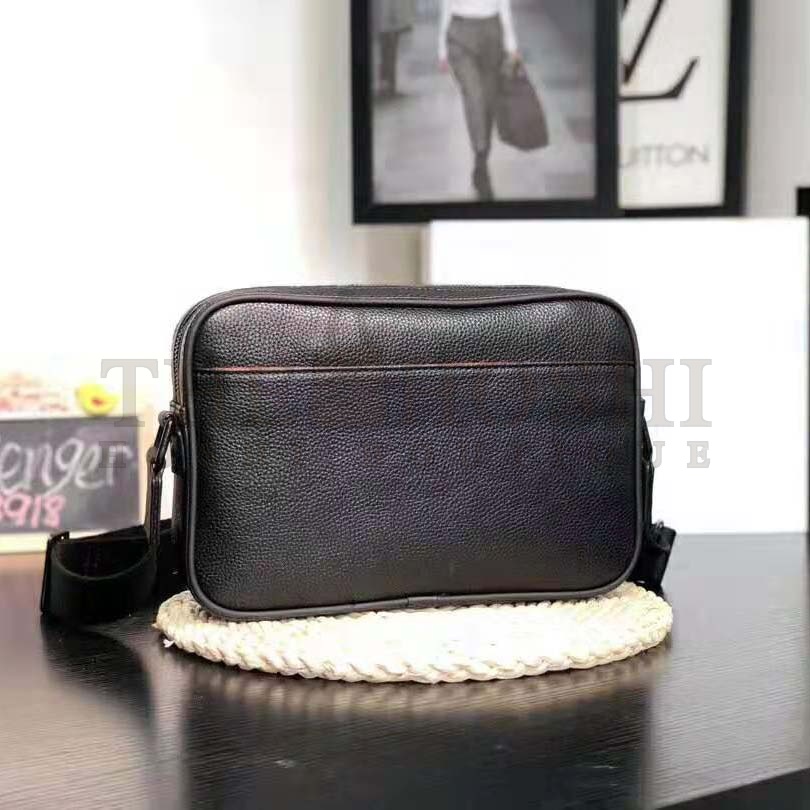 L0vis Vvtt0n LV Men Alpha Messenger in Dark Silver Taurillon Leather-Black Master Quality