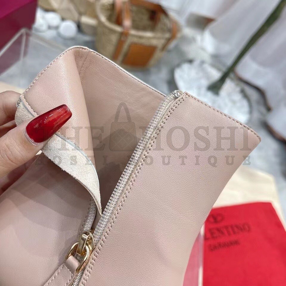 Va1e*ntin0 Nude Rockstud Ankle Boots with Sculpted Heel Master Quality