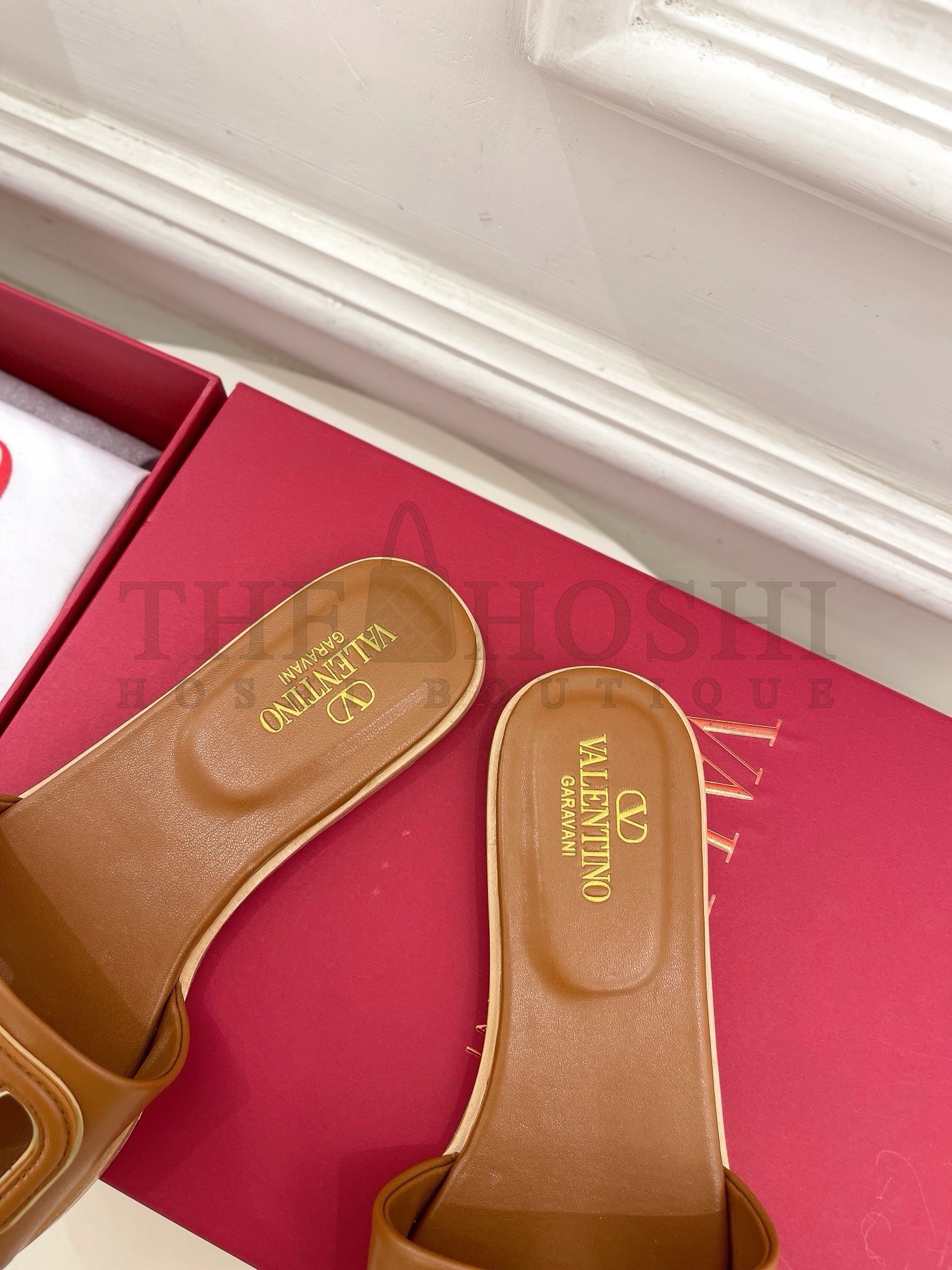 Va1e*ntin0 VLogo Cut-out Slide Sandals in Brown Leather Master Quality