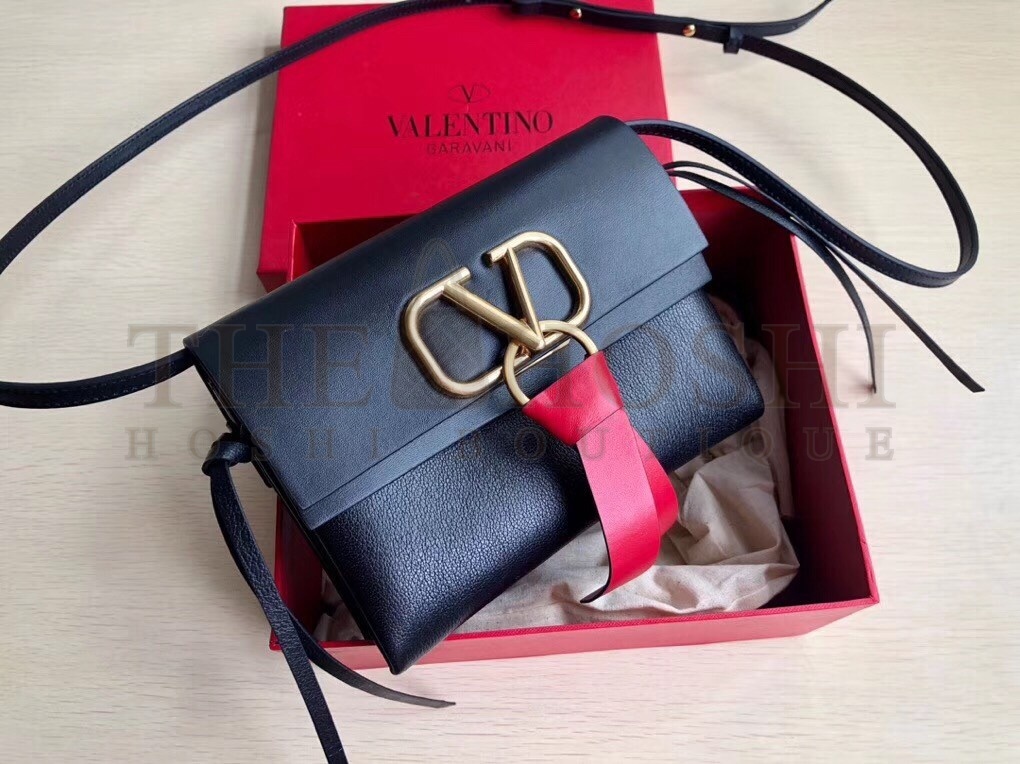 Va1e*ntin0 Small Vring Crossbody Bag In Black Calfskin Master Quality