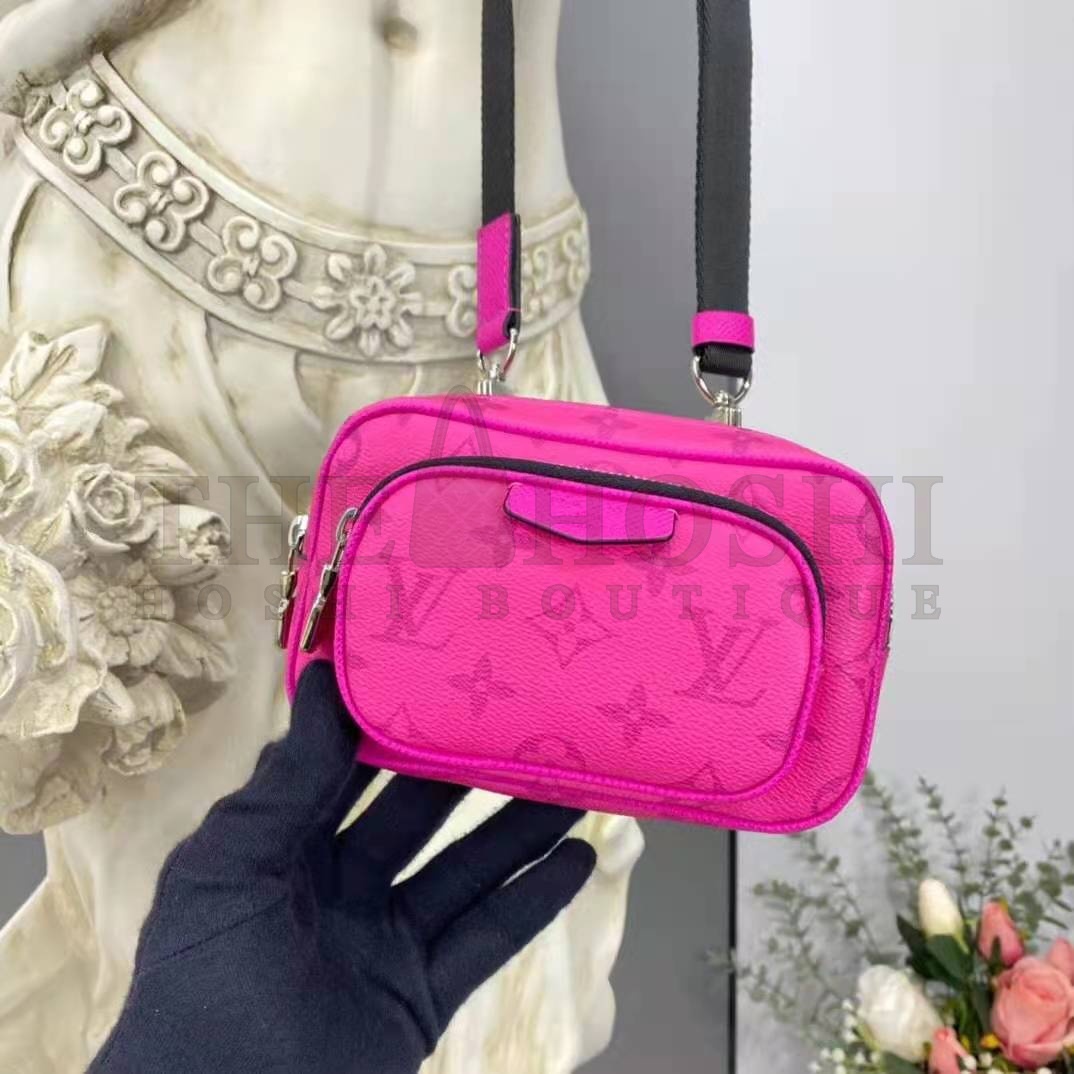 L0vis Vvtt0n LV Women Outdoor Pouch Taigarama Pink Rose Coated Canvas Cowhide Leather Master Quality