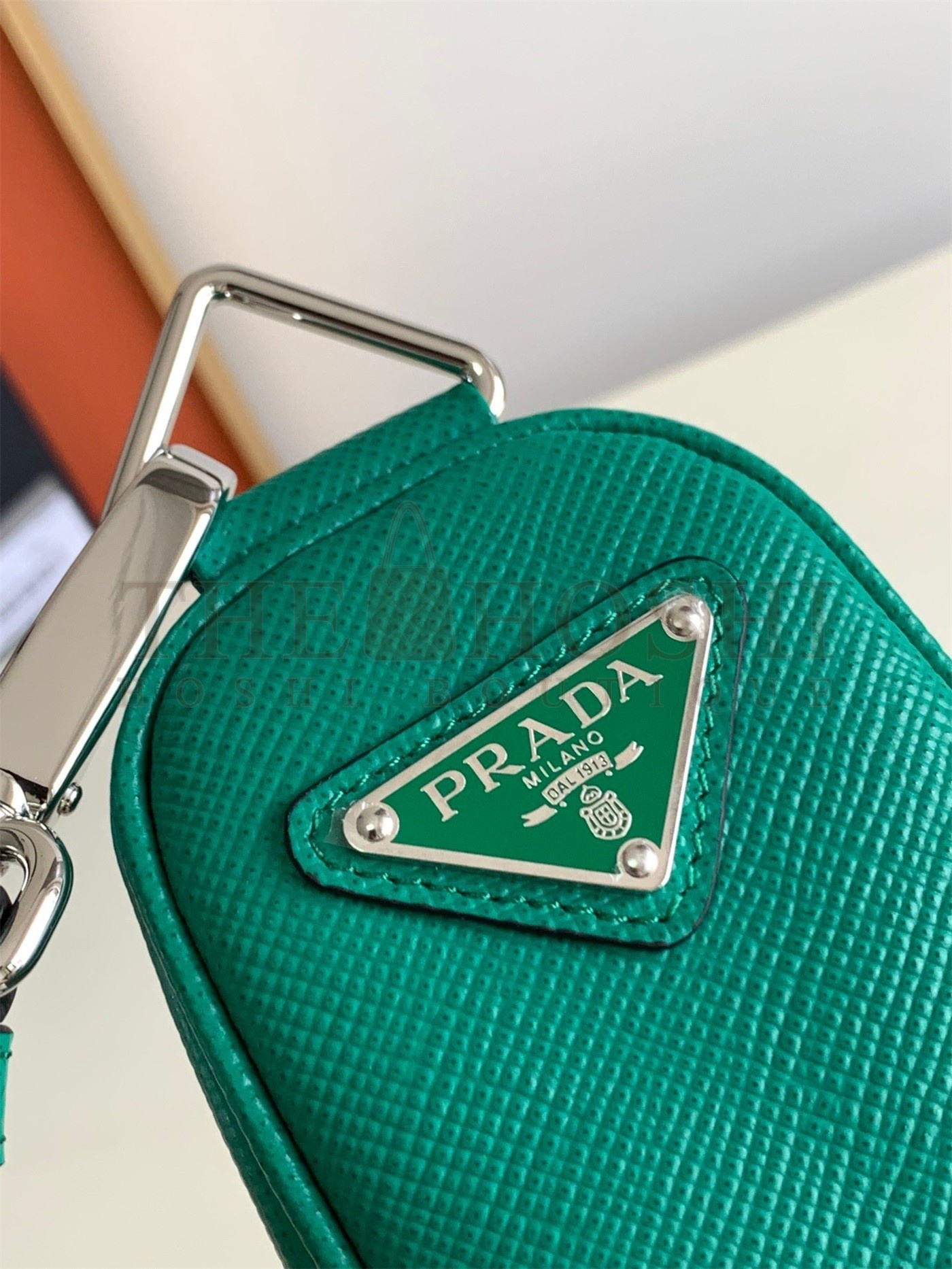 Pra*a Triangle Shoulder Bag In Green Saffiano Leather Master Quality