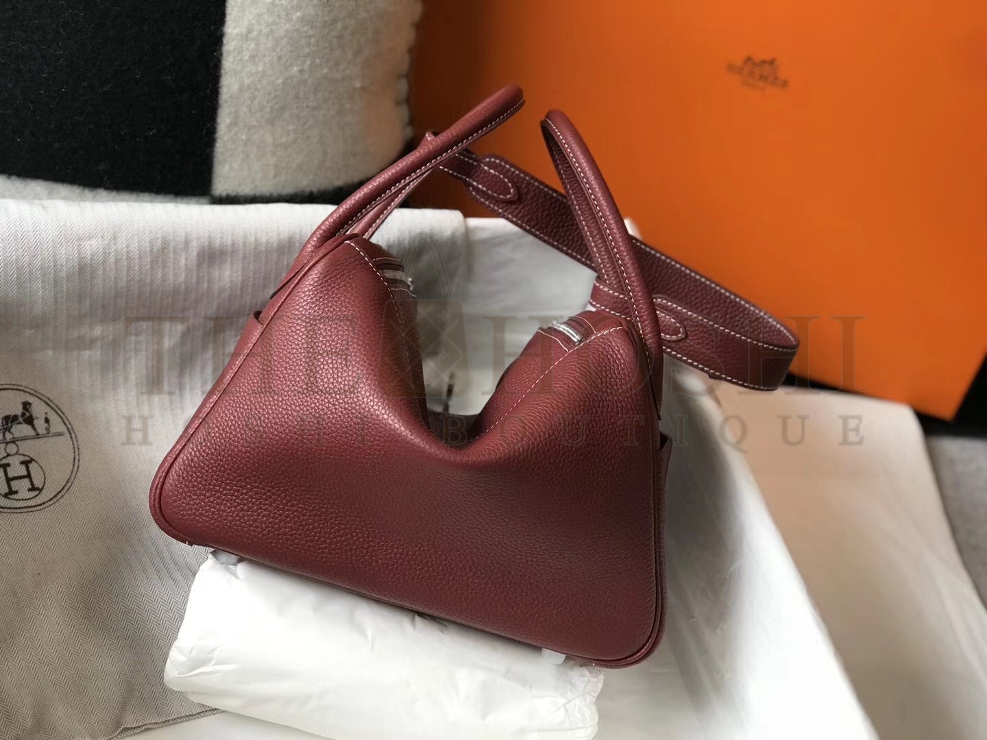 H**me5 Lindy 26cm Bag In Bordeaux Clemence With PHW Master Quality
