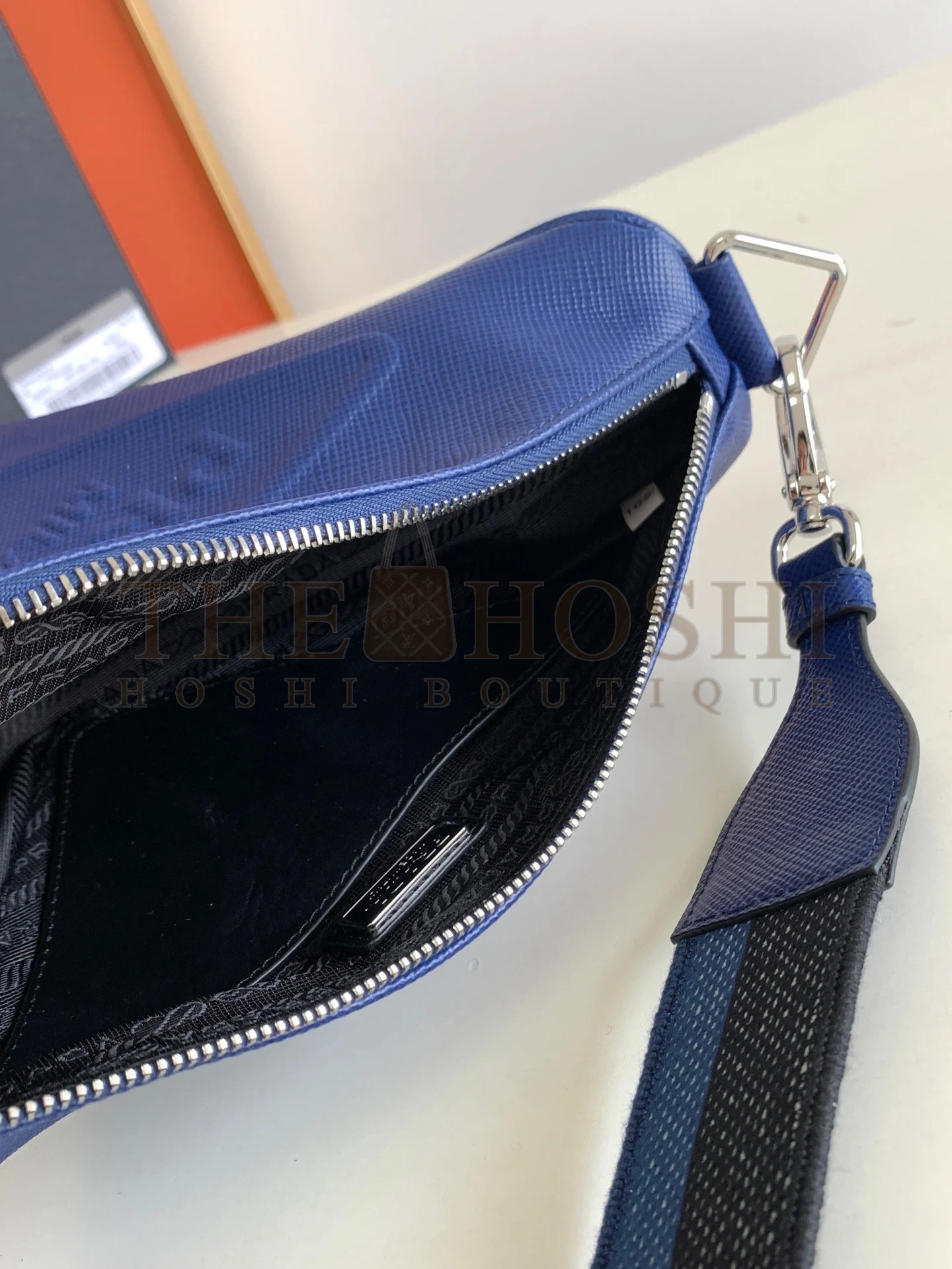 Pra*a Triangle Shoulder Bag In Blue Saffiano Leather Master Quality