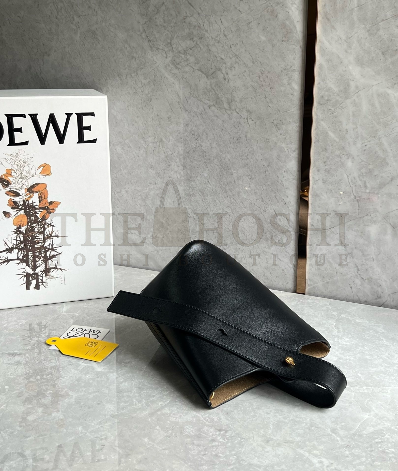 L0ew* Mini Pebble Bucket Bag in Black Calfskin Master Quality