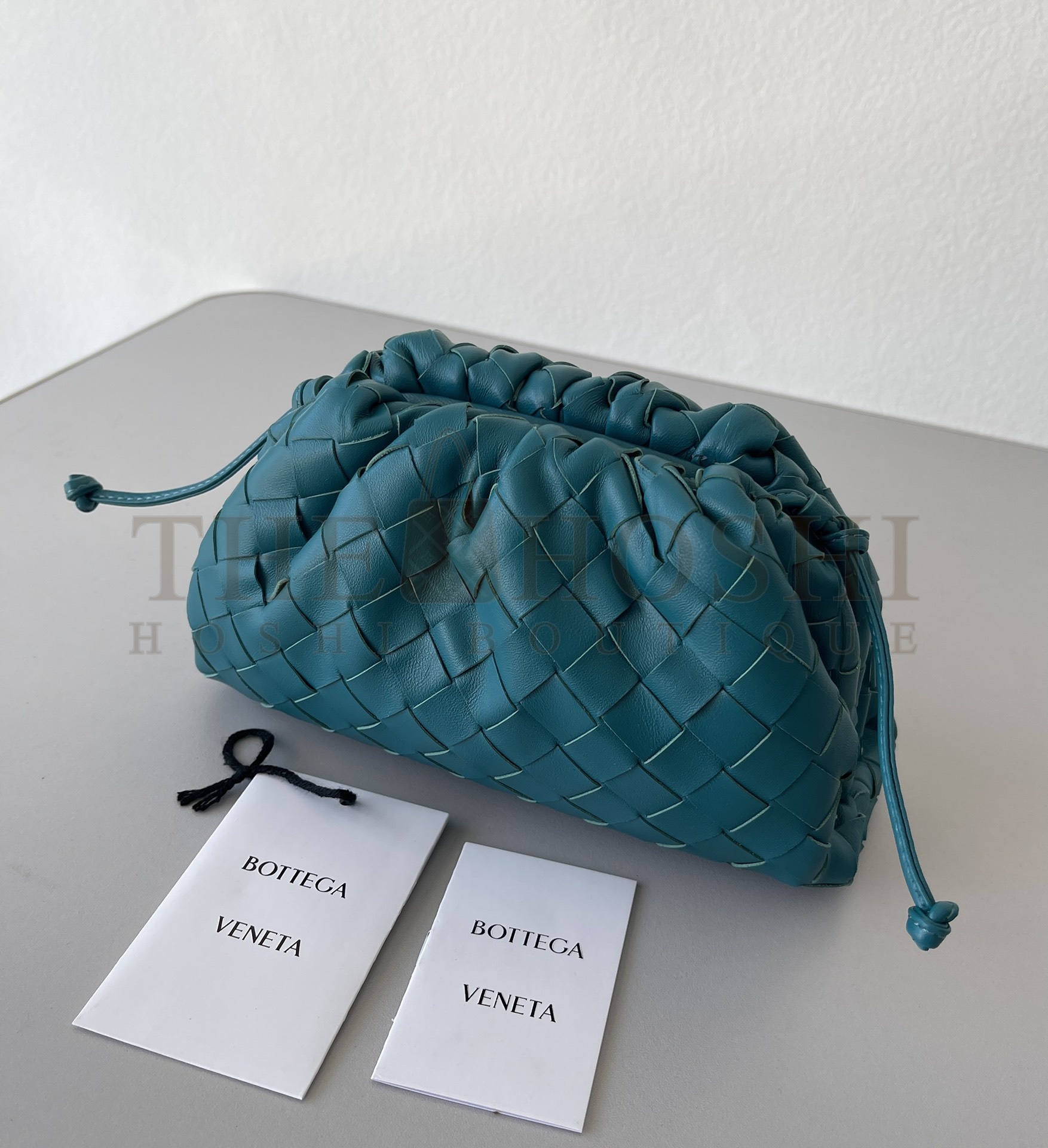 B0tt*ga Ven*ta BV The Pouch Intrecciato Mini Bag In Blue REAL LEATHER SIZE:22*12*7CM Master Quality