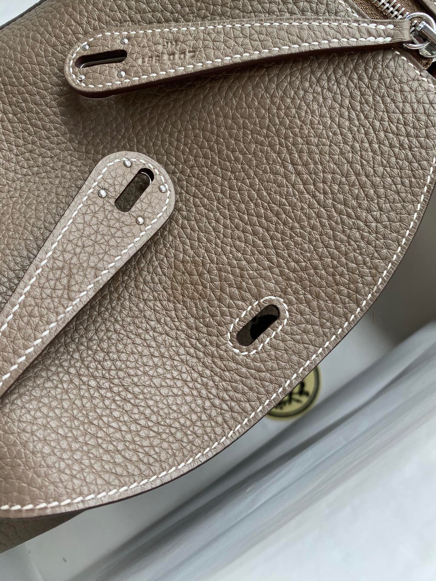 H**me5 Lindy 26 Handmade Bag In Taupe Clemence Leather Master Quality