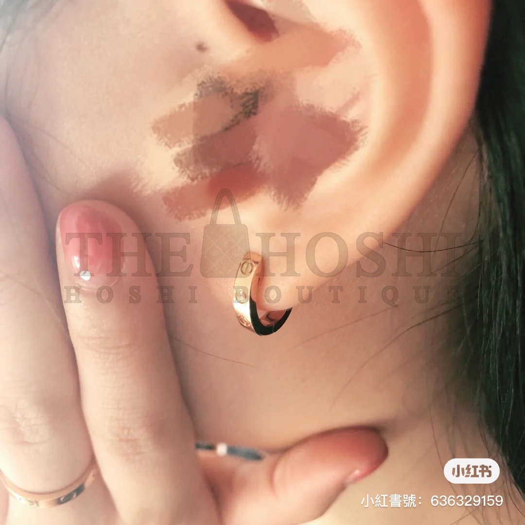 Ca*t1er Earrings with Thread Master Quality