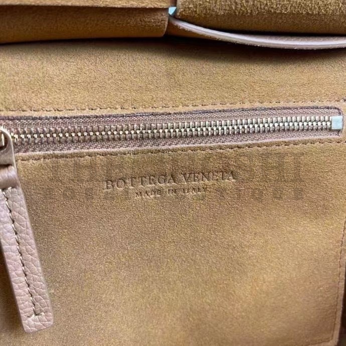 B0tt*ga Ven*ta Mini Arco Bag In Caramel Intrecciato Leather Master Quality