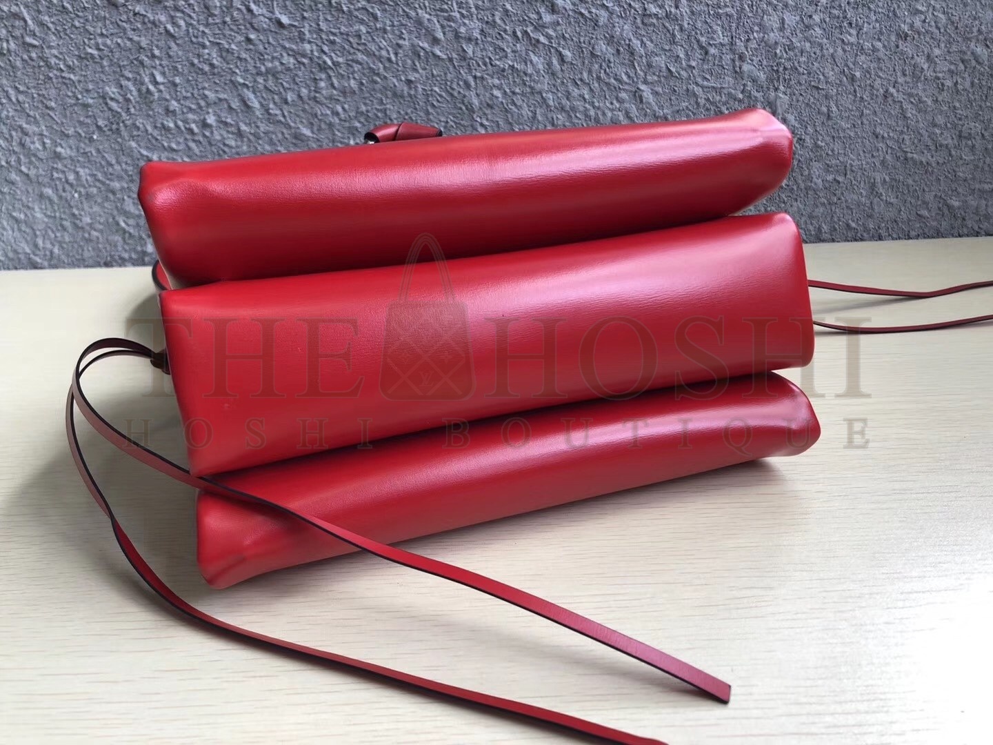 Va1e*ntin0 Small Love Vring Shoulder Red Bag Master Quality