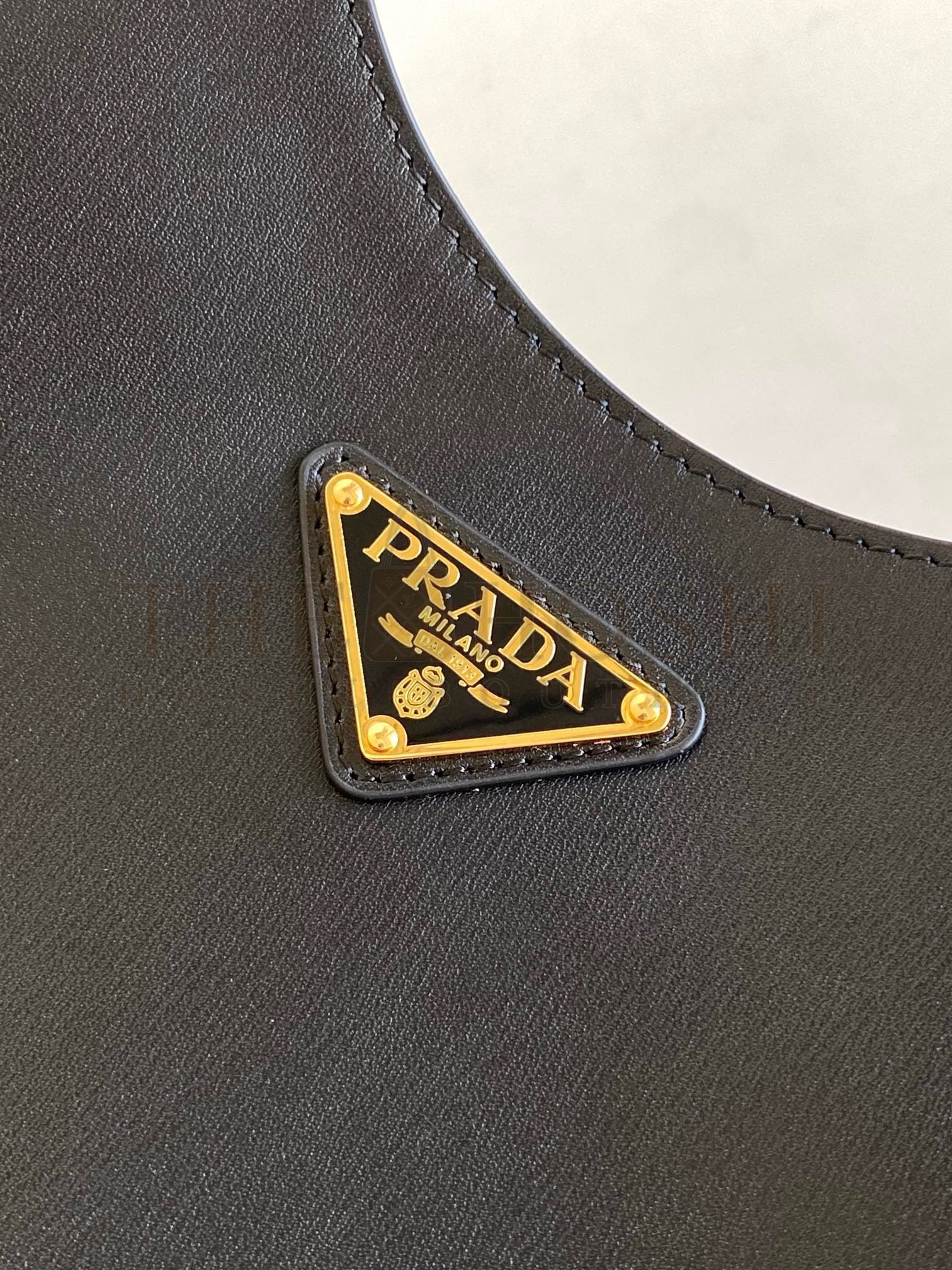 Pra*a Shoulder Bag in Black Leather Master Quality