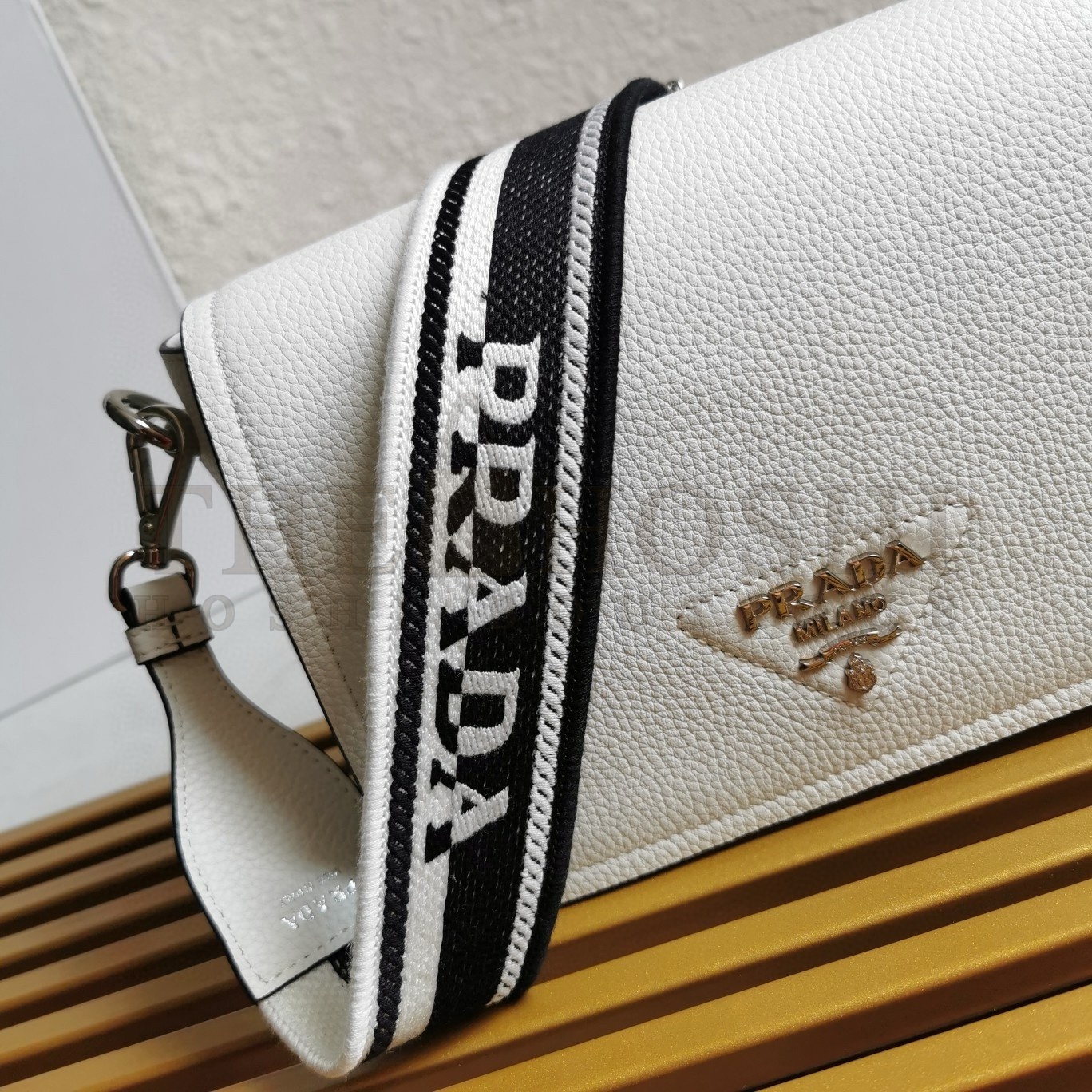 Pra*a Flap Shoulder Bag in White Grained Leather Master Quality