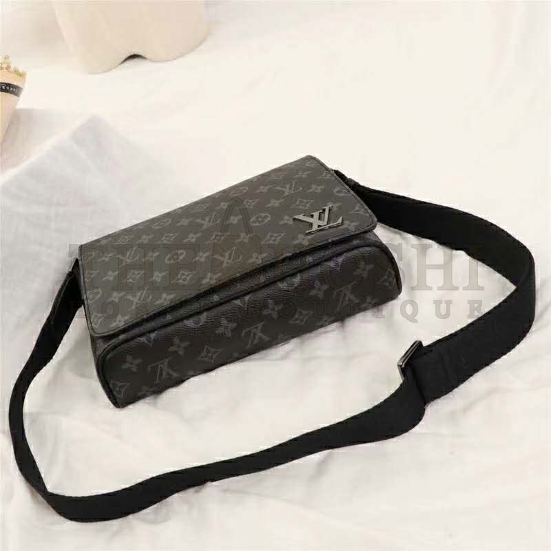 L0vis Vvtt0n LV Men District PM Bag in Monogramme Eclipse Canvas-Grey Master Quality