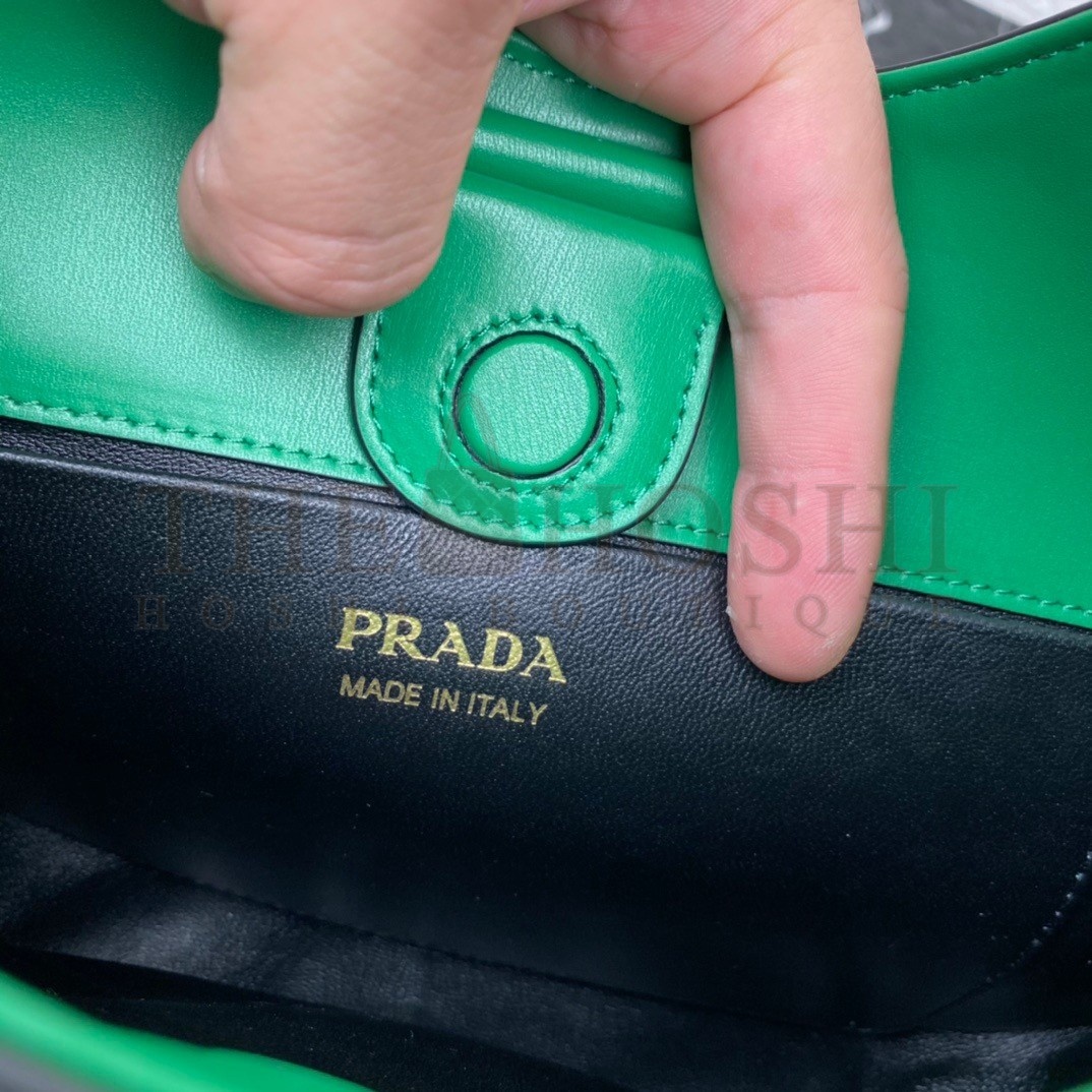 Pra*a Shoulder Bag in Green Leather Master Quality
