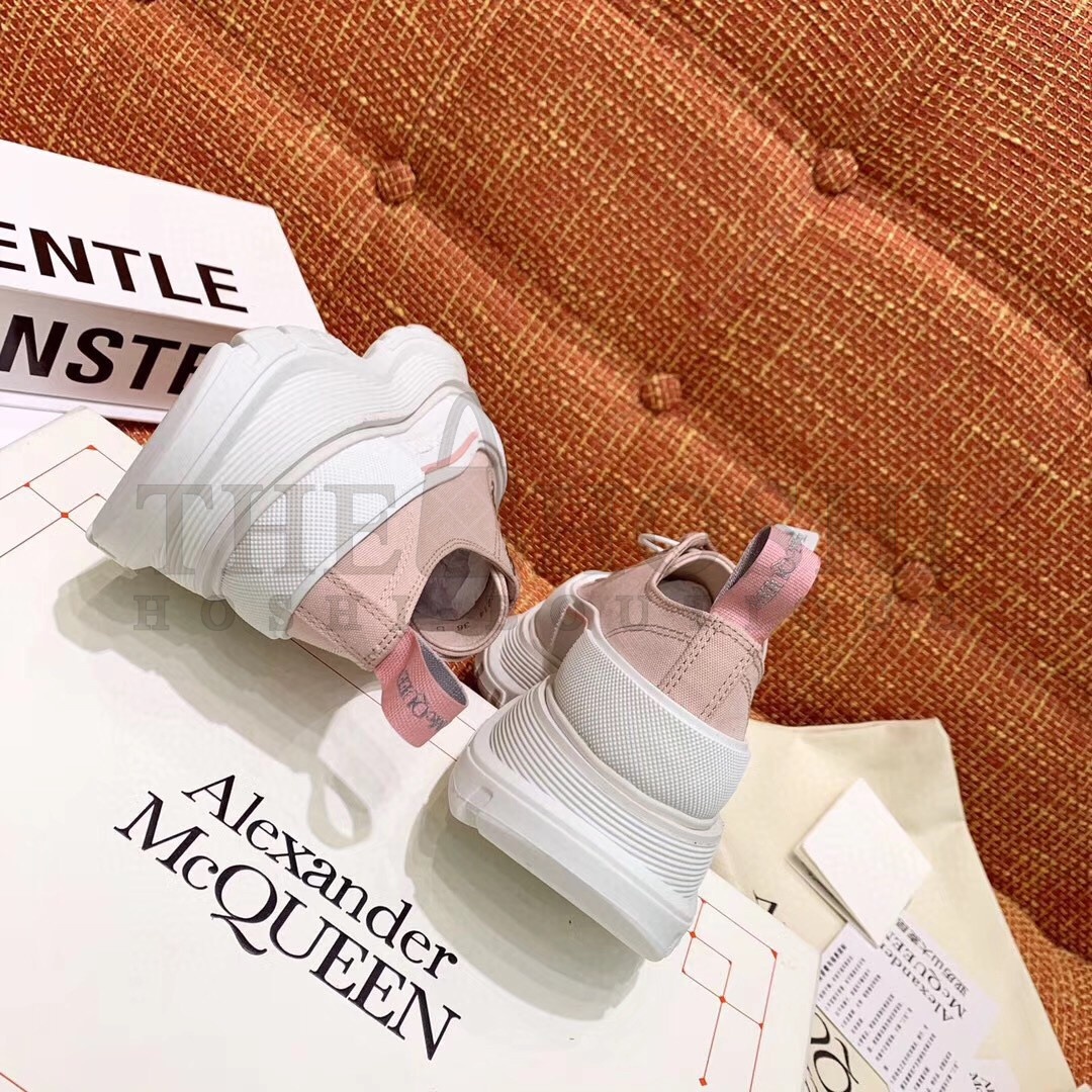 A1exa*der Mcqv*en Women