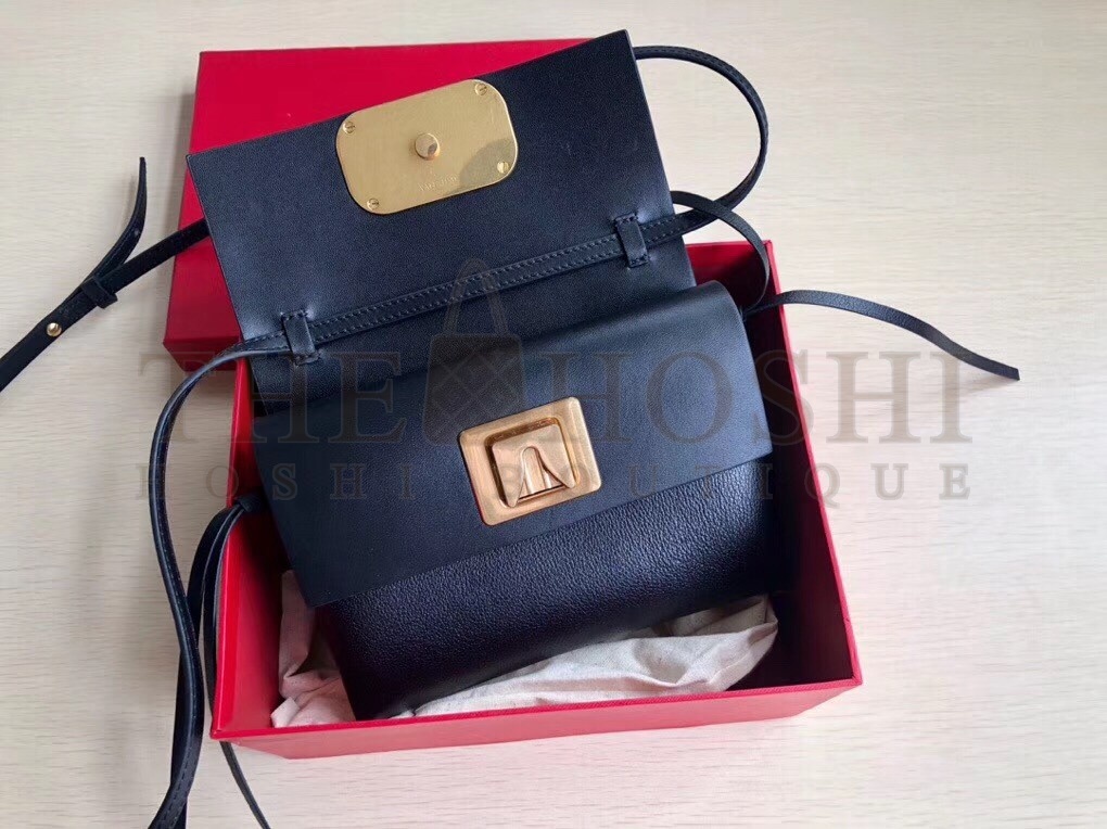 Va1e*ntin0 Small Vring Crossbody Bag In Black Calfskin Master Quality
