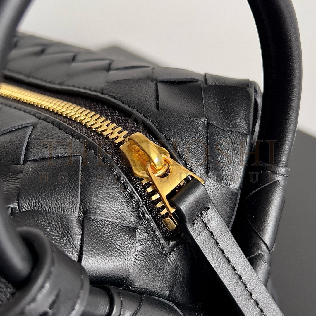 B0tt*ga Ven*ta Small Loop Crossbody Bag In Black Intrecciato Lambskin Master Quality