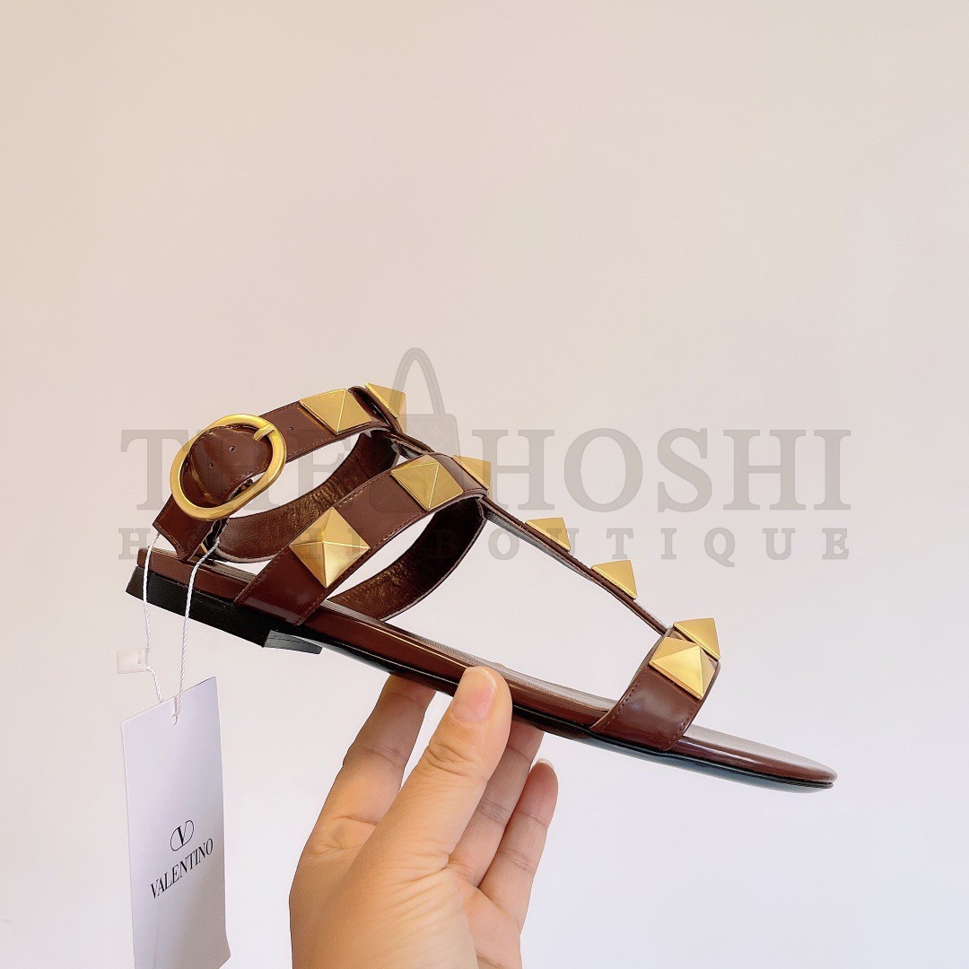 Va1e*ntin0 Roman Stud Flat Sandals In Fondant Calfskin Master Quality