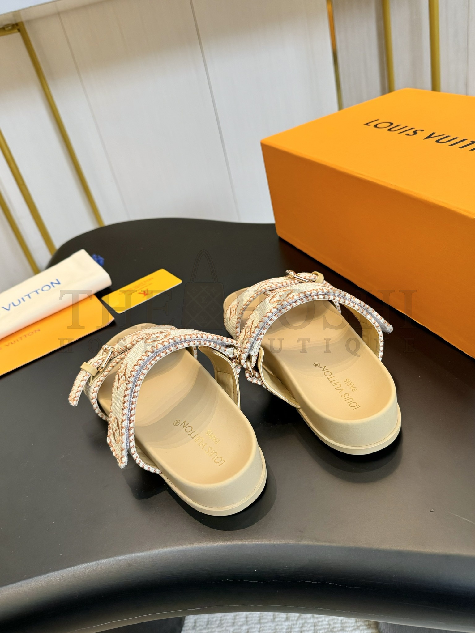 LV slippers sandals Master Quality