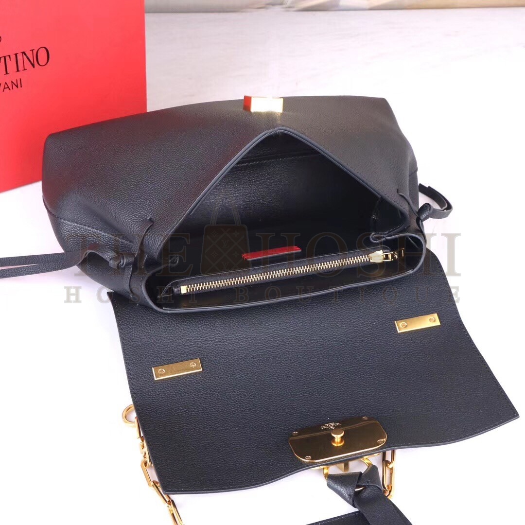 Va1e*ntin0 Medium VRing Chain Bag In Black Grainy Calfskin Master Quality