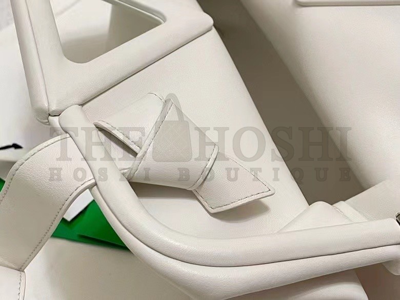 B0tt*ga Ven*ta Medium Point Top Handle Bag In White Leather Master Quality