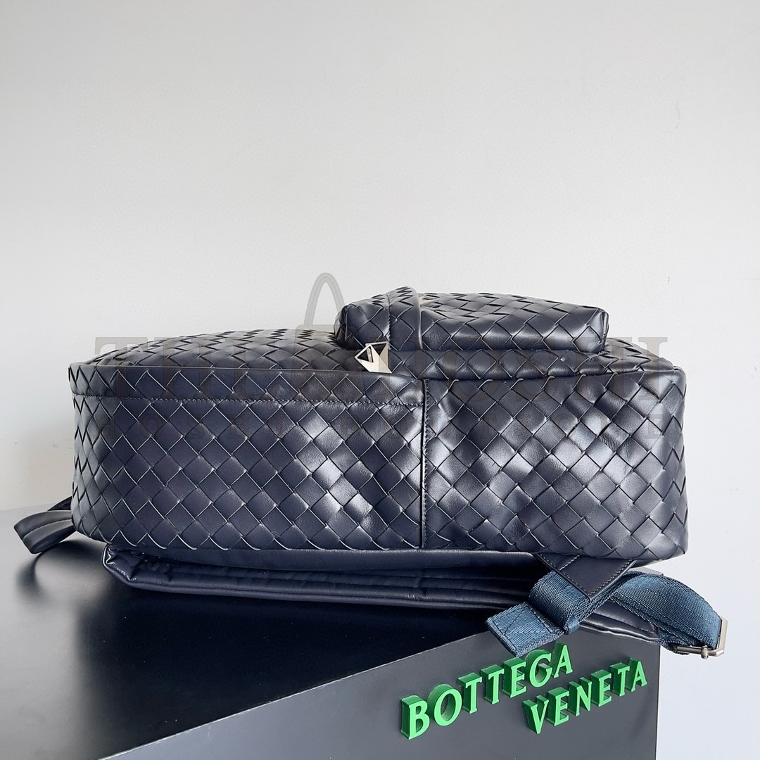 B0tt*ga Ven*ta Medium Backpack In Dark Blue Intrecciato Calfskin Master Quality