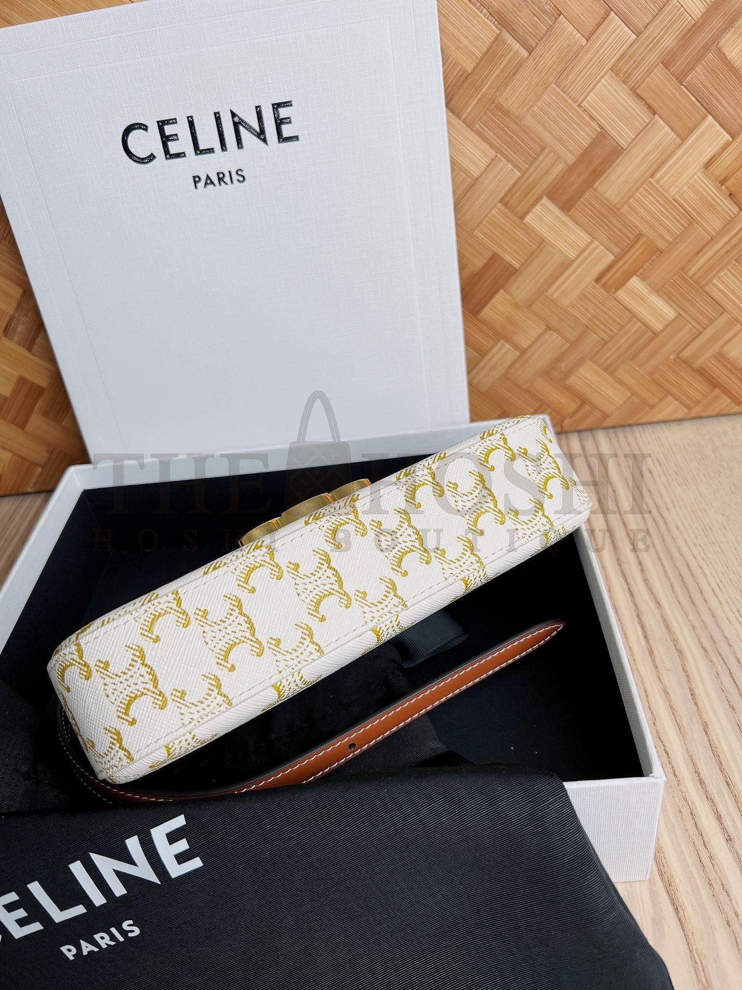 Ce1i*e Claude Shoulder Bag in White Triomphe Canvas Master Quality