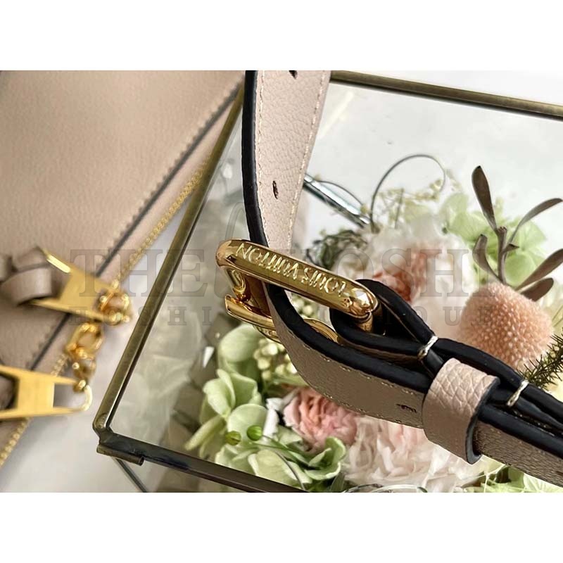 L0vis Vvtt0n LV Women Maida Hobo Handbag Tourterelle Gray Embossed Grained Cowhide Master Quality