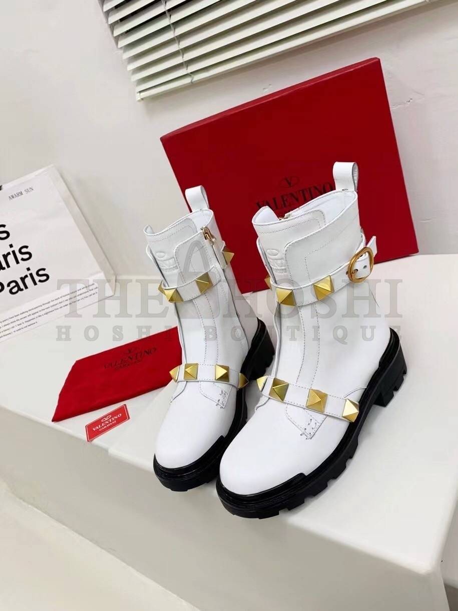 Va1e*ntin0 Roman Stud Combat Boots In White Calfskin Master Quality