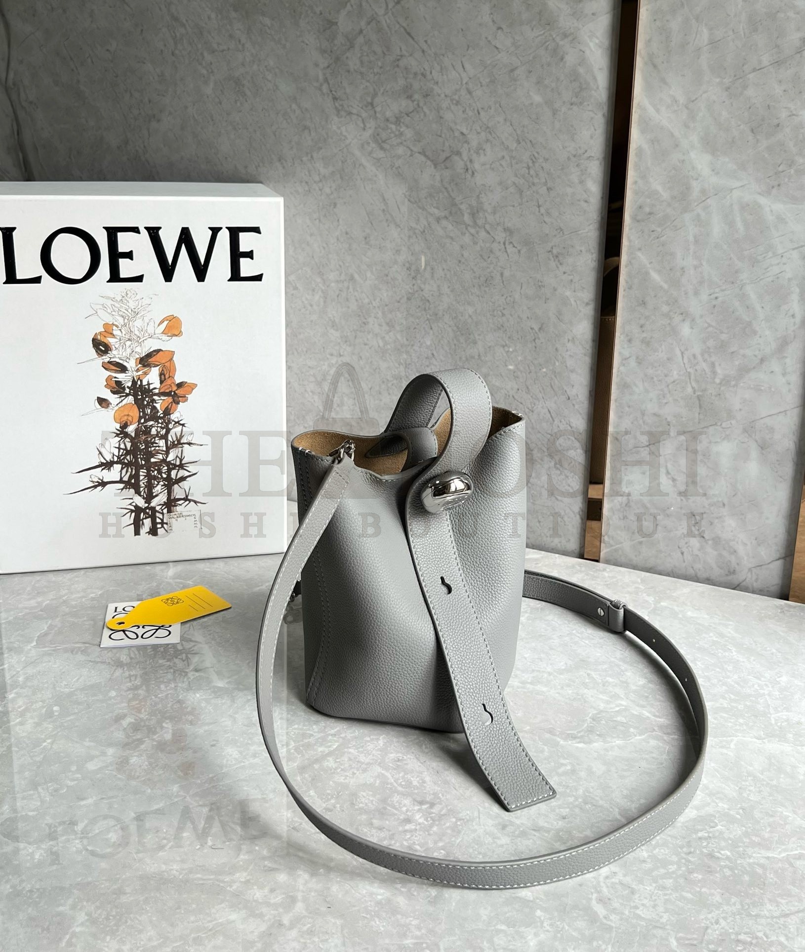 L0ew* Mini Pebble Bucket Bag in Grey Grained Leather Master Quality