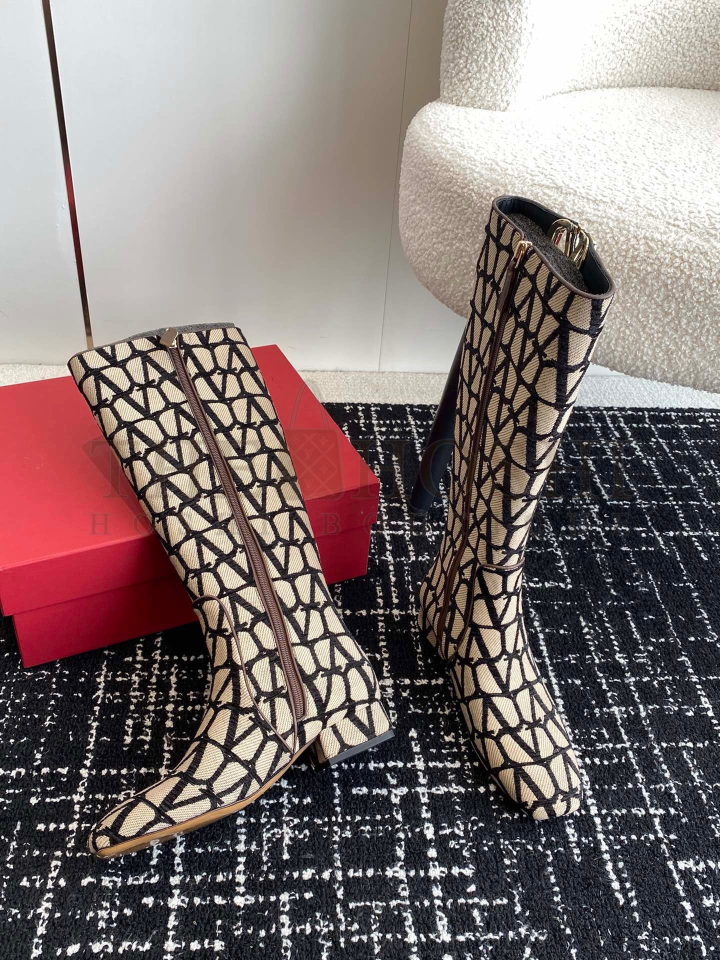 Va1e*ntin0 VLogo Type Knee Boots in Black Toile Iconographe fabric Master Quality