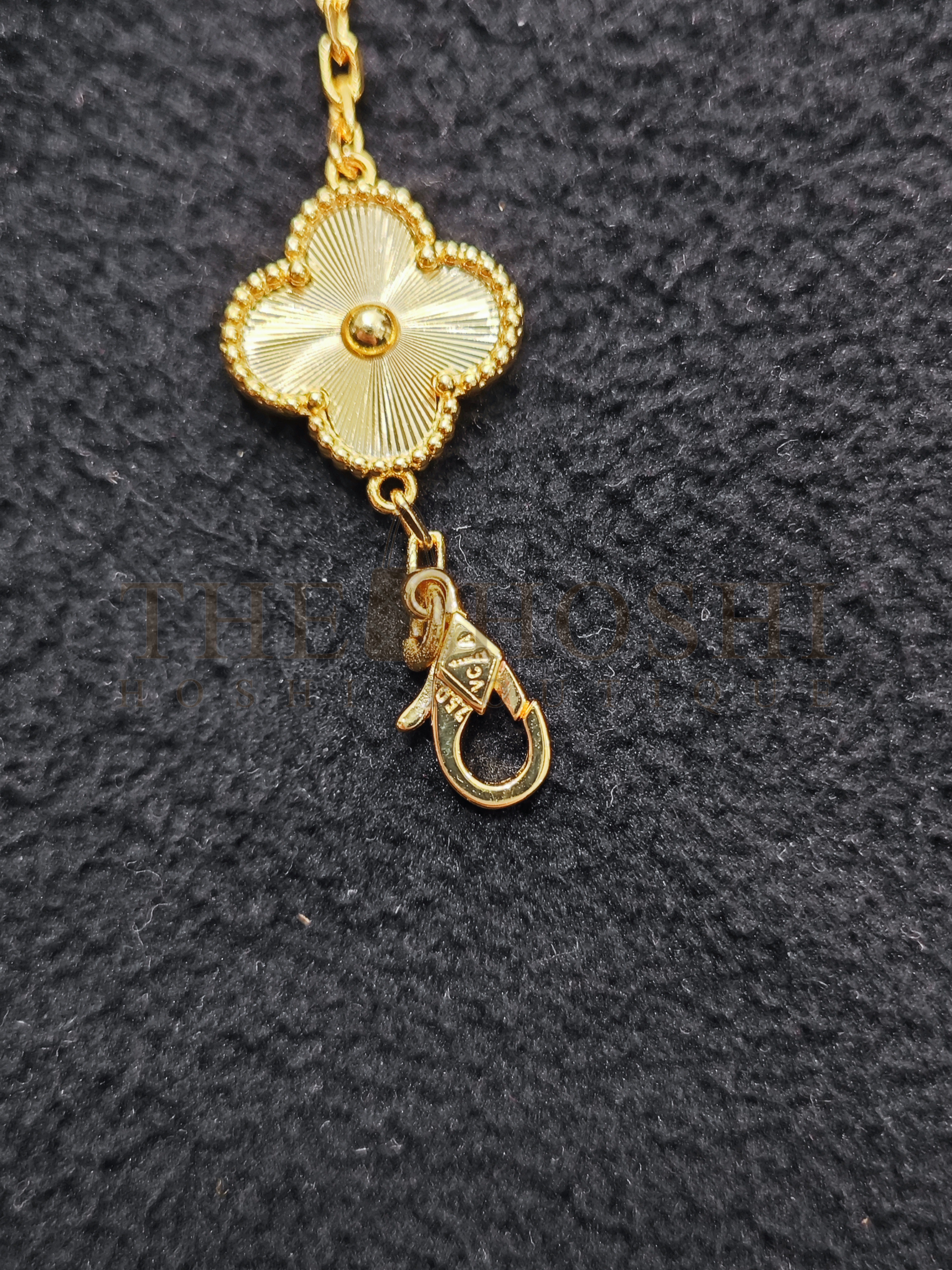 V*n Cl**f Dupe, Gold Clover Bracelet Dupe, Vintage Alhambra bracelet, 5 motifs Master Quality