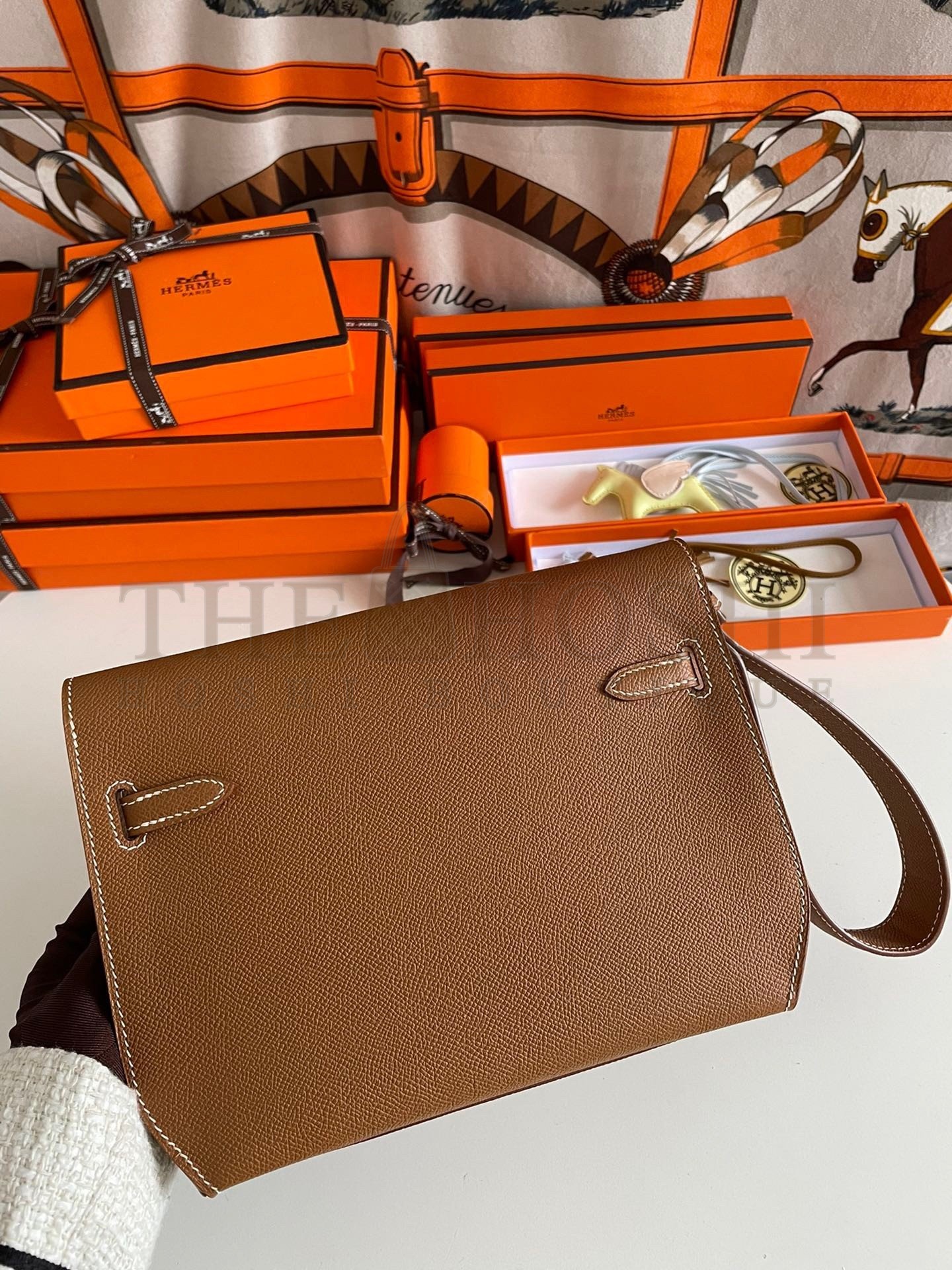 H**me5 Kelly Depeches 25 Pouch in Gold Epsom Calfskin Master Quality