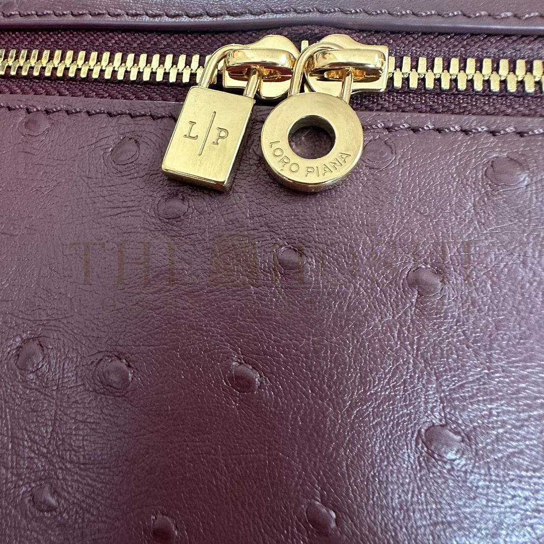 L0r0 P1ana Extra Pocket L19 bag      size:11 x 19 x 6.5 cm Master Quality