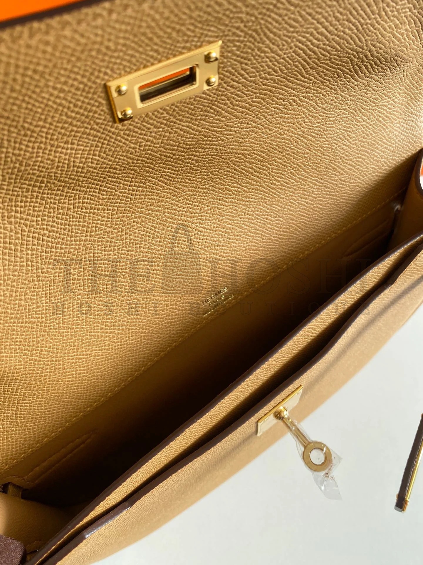 H**me5 Kelly Depeches 25 Pouch in Sesame Epsom Calfskin Master Quality